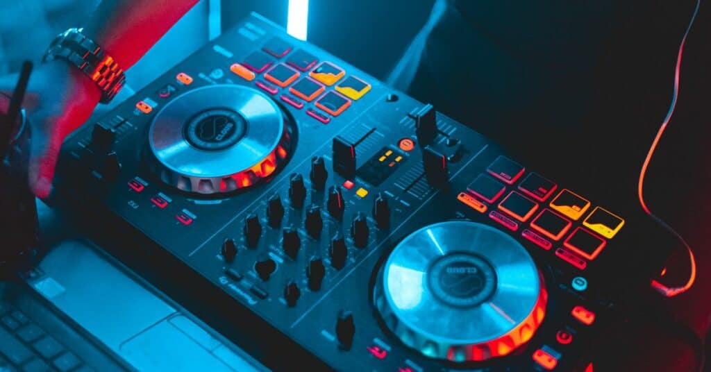 קבעו את הטון