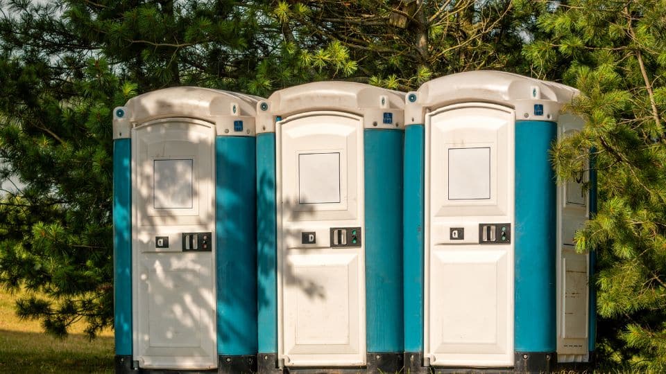 4 יתרונות בשירותים ניידים לאירועי חוץ